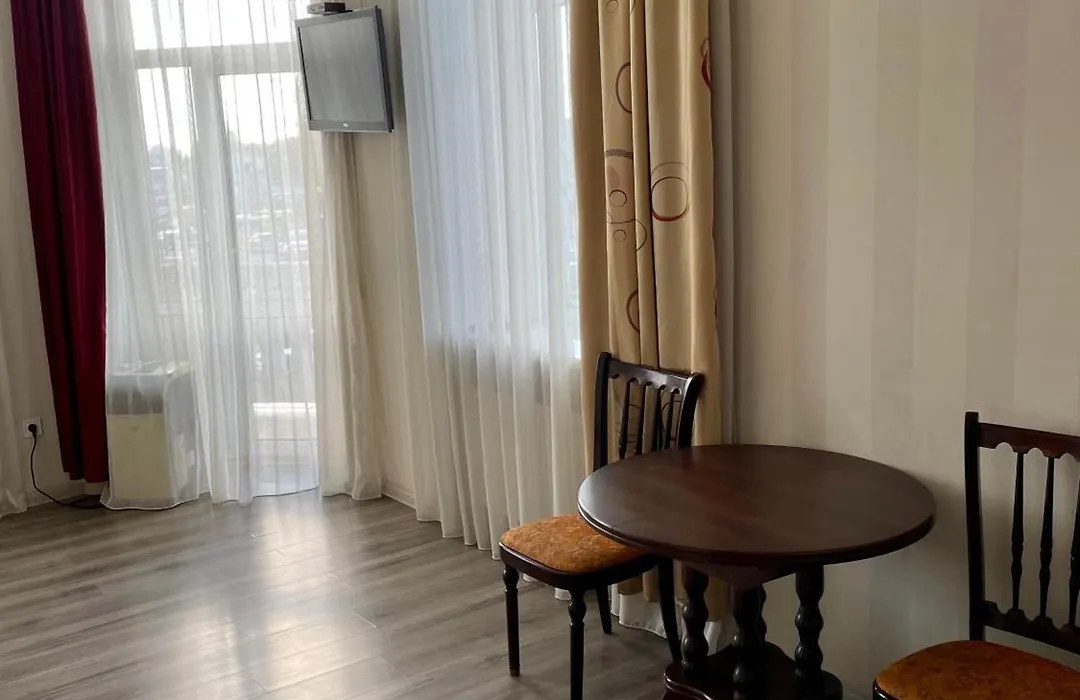 Apartment Studio -біля Вокзалу-недалеко від Центру-Городоцька 151-1